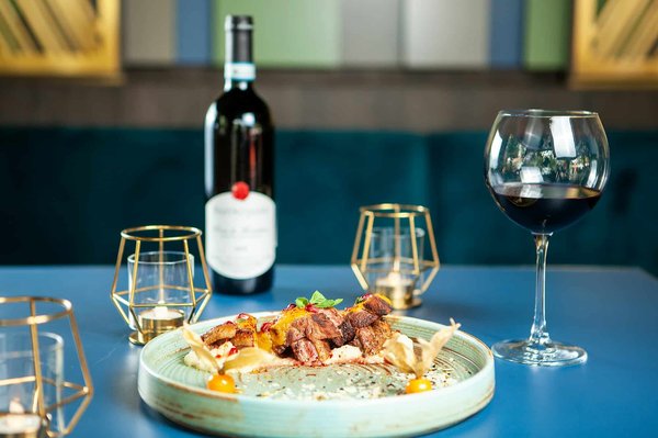 Vin plan de Rasteau : un terroir d'élégance et de tradition dans le Haut-Vaucluse